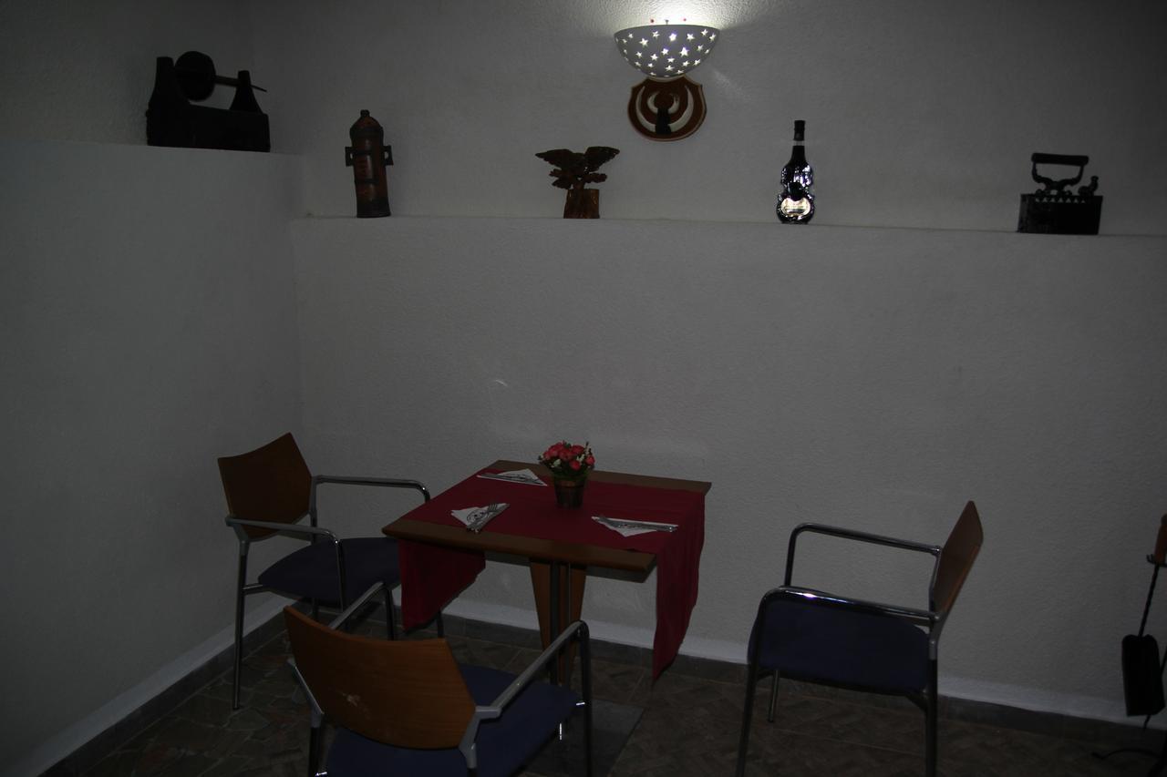 Hotel Doi Taurasi Afumati Exterior photo